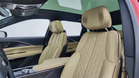 2025 Cadillac LYRIQ Luxury 3