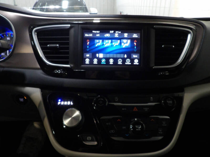 2021 Chrysler Voyager L