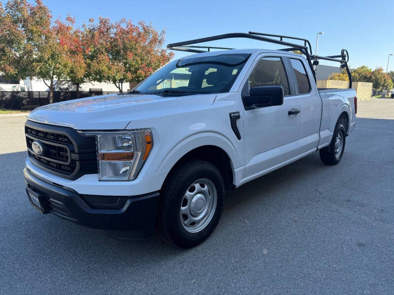 2021 Ford F-150 XL's photo