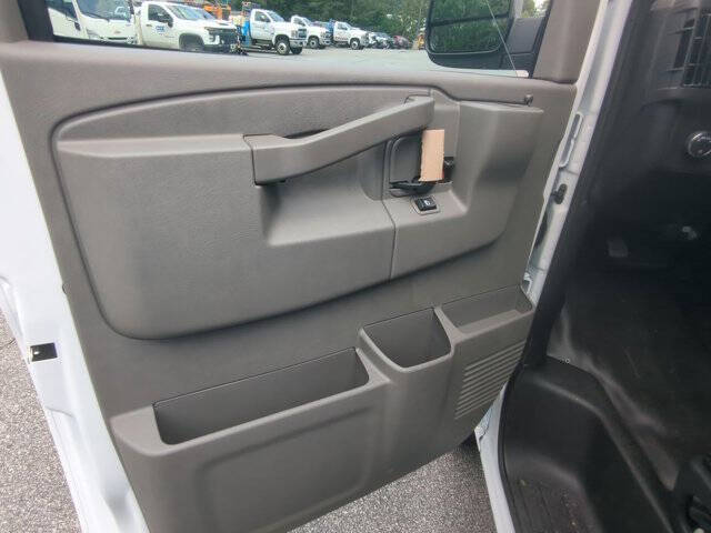 2025 Chevrolet Express 2500