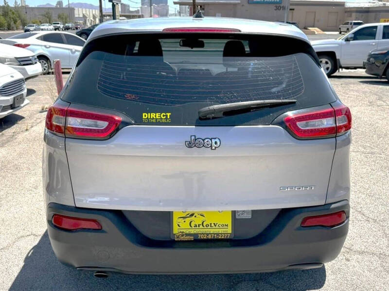 2017 Jeep Cherokee Sport