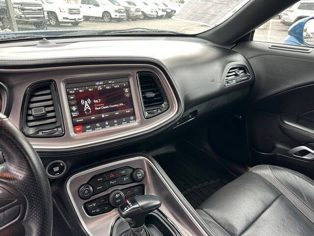 2022 Dodge Challenger SXT