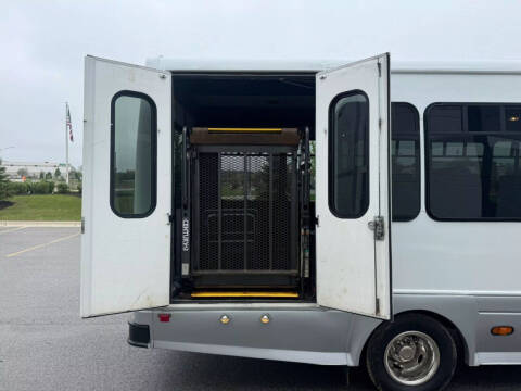 2011 Ford E-Series E-450 SD