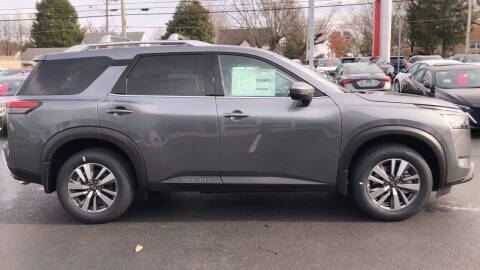 2025 Nissan Pathfinder SL