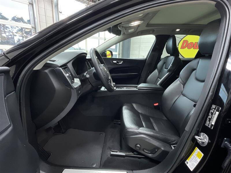 2023 Volvo XC60 B5 Core