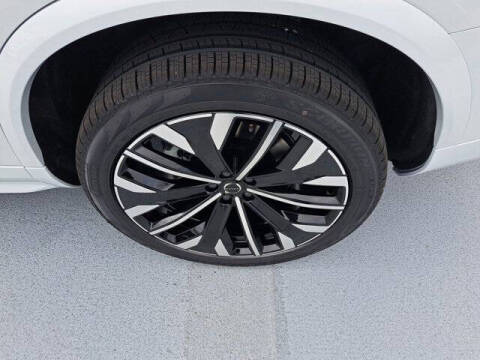 2026 Volvo XC90 T8 Plus 7P