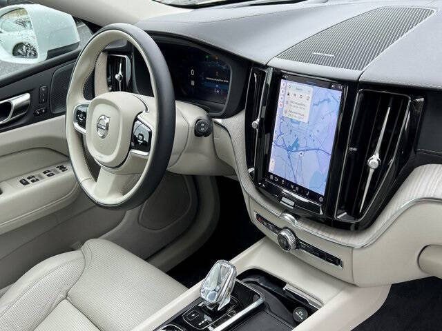 2022 Volvo XC60 B5 Inscription