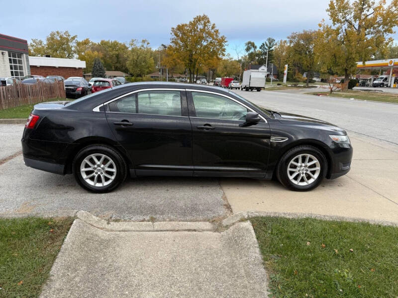 2013 Ford Taurus SE