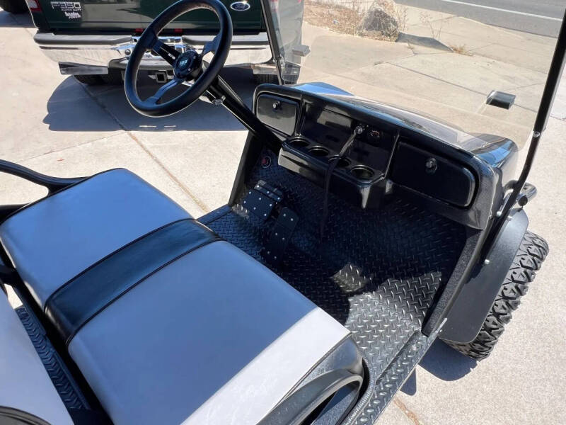 2018 E-Z-GO Golf Cart