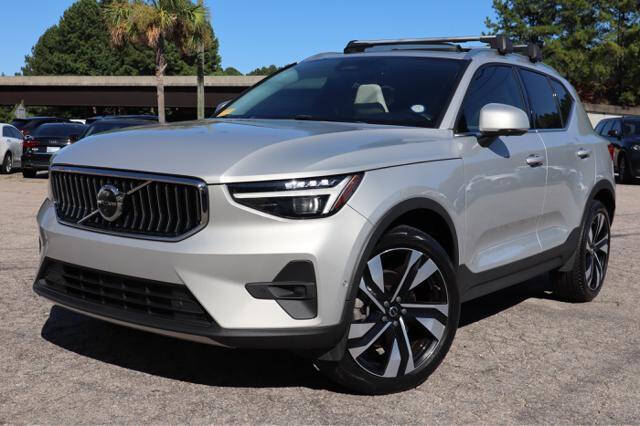 2023 Volvo XC40 B5 Ultimate Bright Theme