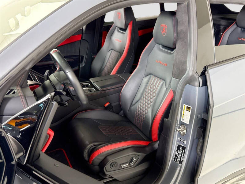 2023 Lamborghini Urus S