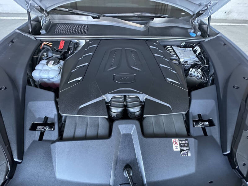 2025 Porsche Cayenne GTS