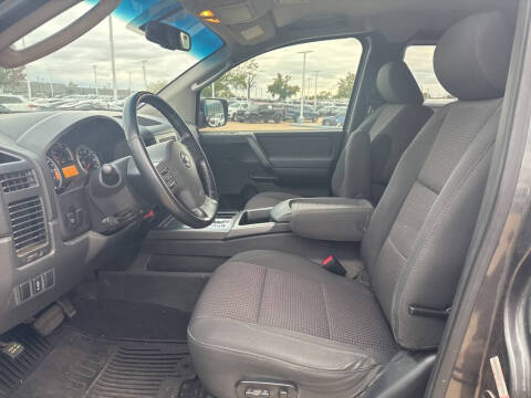 2011 Nissan Titan SV