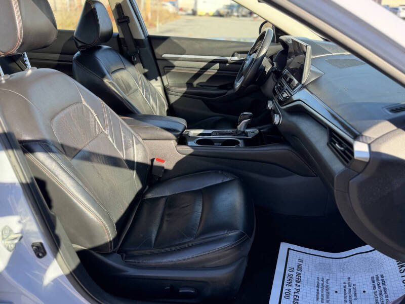 2023 Nissan Altima 2.5 SR