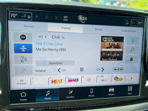 2027 Chrysler Pacifica Select