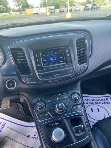 2015 Chrysler 200 S
