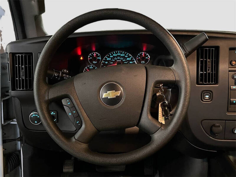 2024 Chevrolet Express 2500