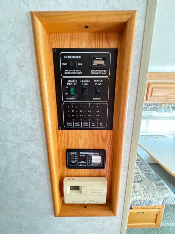 2004 Winnebago Sightseer 35N