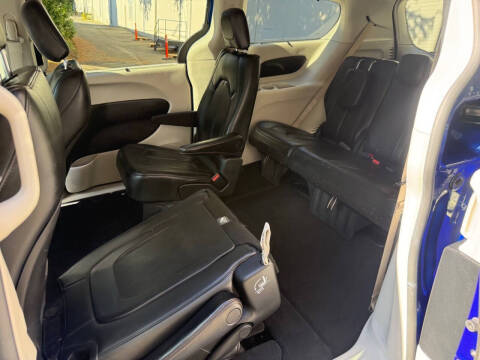 2020 Chrysler Pacifica Touring L