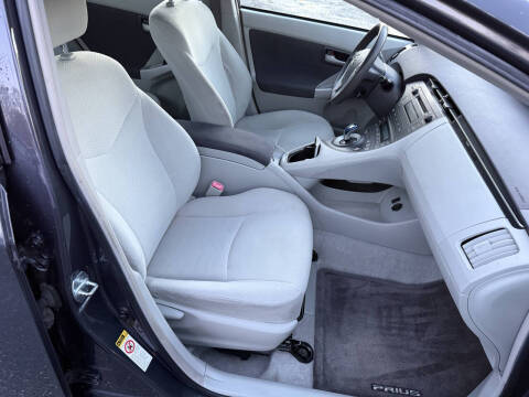 2010 Toyota Prius III