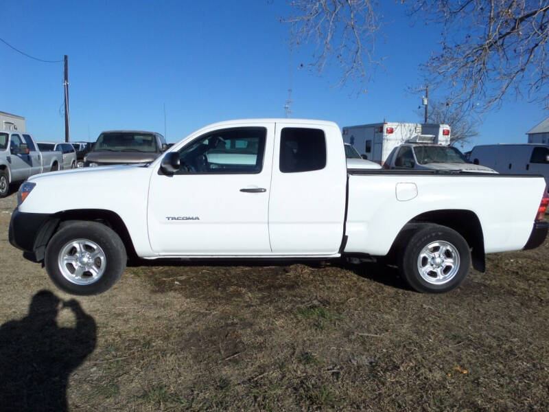 2015 Toyota Tacoma for sale at AUTO FLEET REMARKETING, INC. in Van Alstyne TX