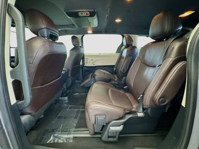 2021 Toyota Sienna Platinum 7-Passenger