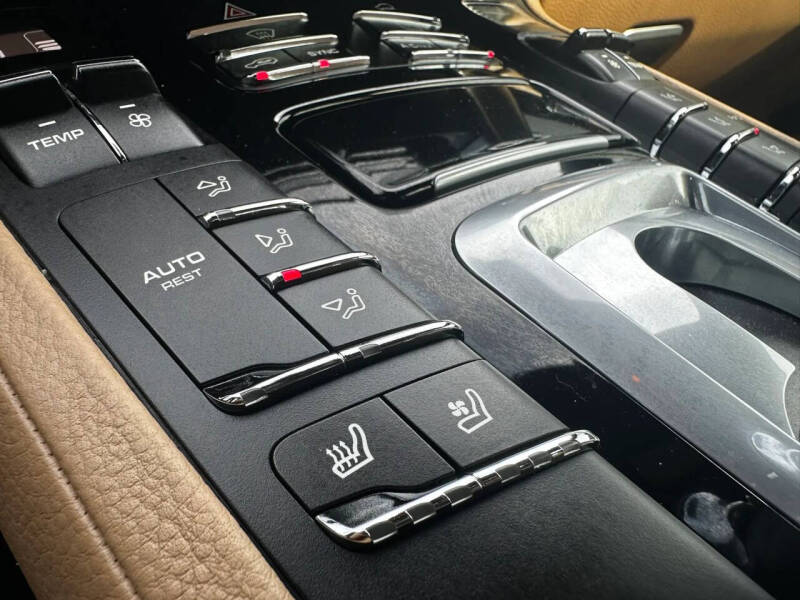 2018 Porsche Cayenne Platinum Edition