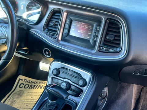 2017 Dodge Challenger SXT