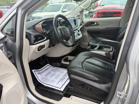 2017 Chrysler Pacifica Touring-L