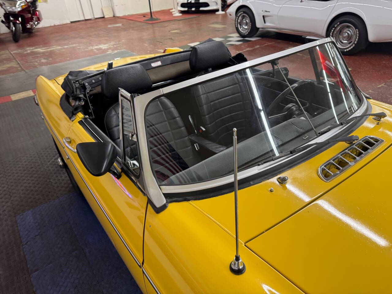 1974 MG MGB 17