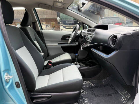 2013 Toyota Prius c Two