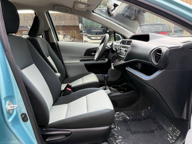 2013 Toyota Prius c Two