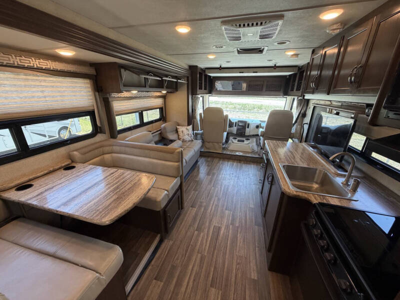 2018 Thor Motor Coach Ace 30.3