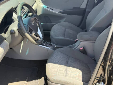 2012 Hyundai Accent GLS