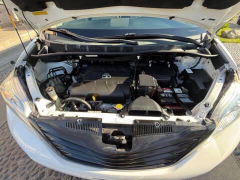 2014 Toyota Sienna L 7-Passenger