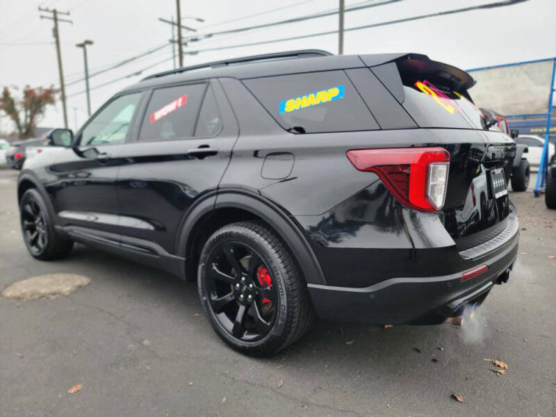 2020 Ford Explorer ST photo 3