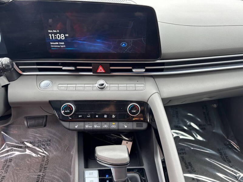 2025 Hyundai Elantra SEL Convenience