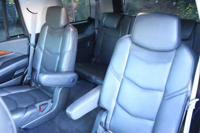 2017 Cadillac Escalade Luxury