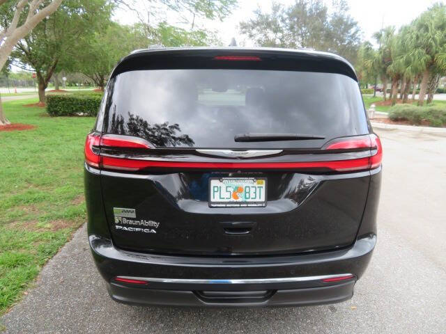 2022 Chrysler Pacifica Touring L