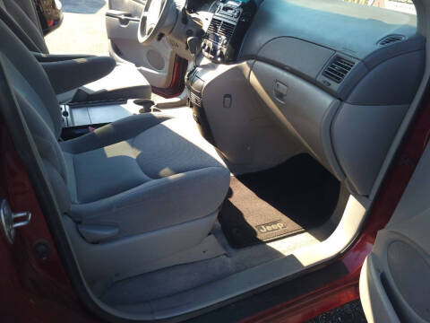 2005 Toyota Sienna LE 7 Passenger