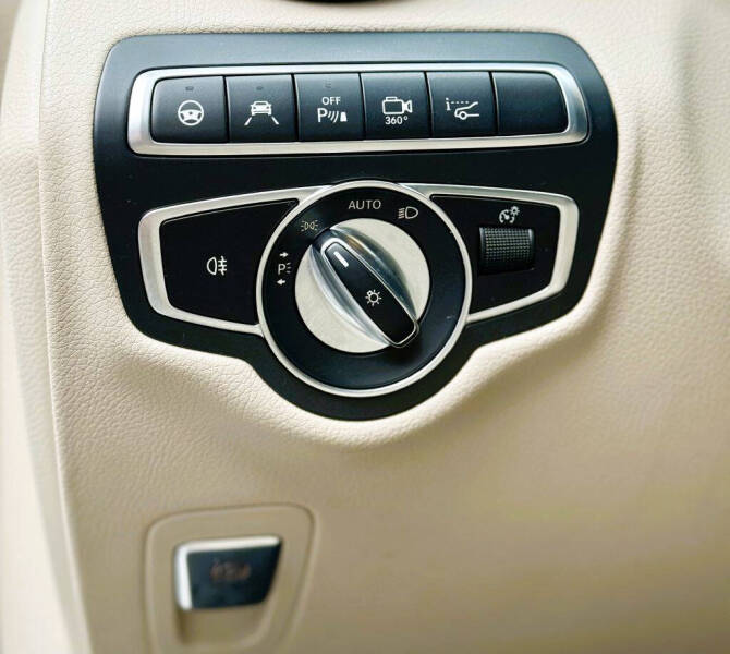 2019 Mercedes-Benz GLC GLC 300 4MATIC