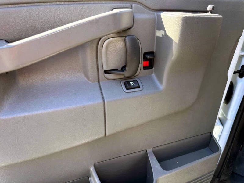 2023 GMC Savana 2500