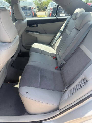 2012 Toyota Camry Hybrid XLE