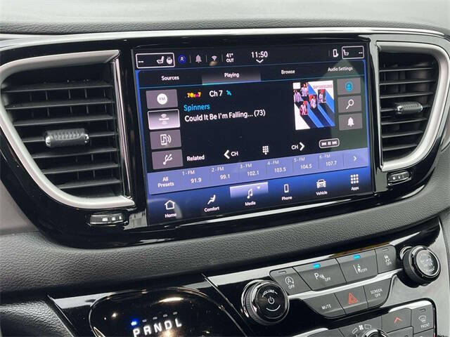 2025 Chrysler Pacifica Select