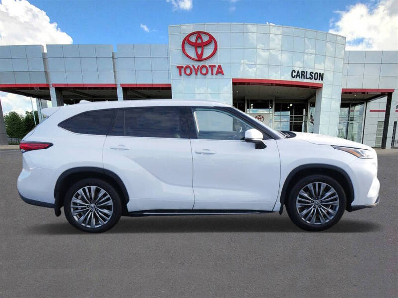 2022 Toyota Highlander Platinum