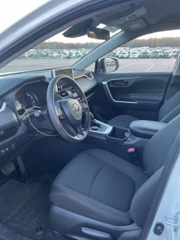 2024 Toyota RAV4 Hybrid LE