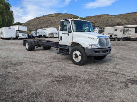 2019 International 4300 24 ft Cab Chassis(CDL)