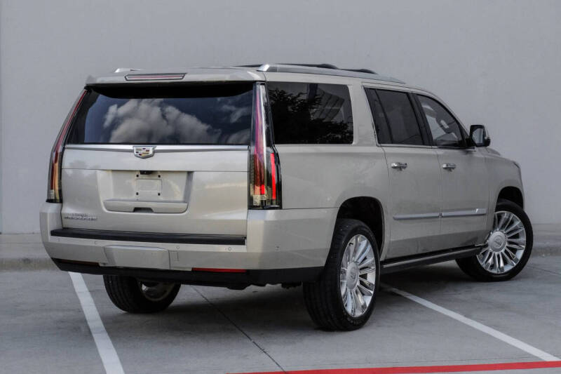 2017 Cadillac Escalade ESV Platinum