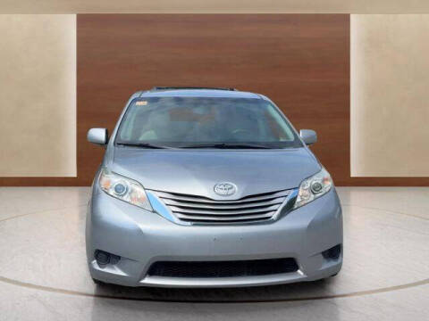 2015 Toyota Sienna LE 8-Passenger