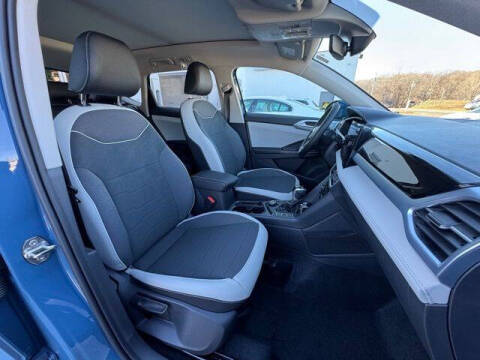 2025 Volkswagen Taos SE 4Motion